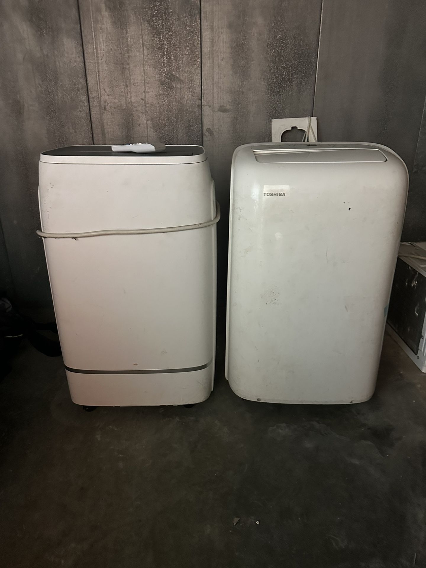 2 Floor Air Conditioners 1 Window Air conditioner
