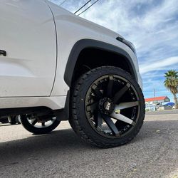 RINES 22X12 XM LLANTA 305 40 22 GRIPMAX RT LT