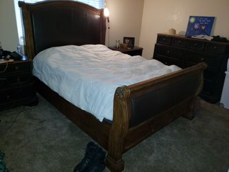 Queen Bed Set