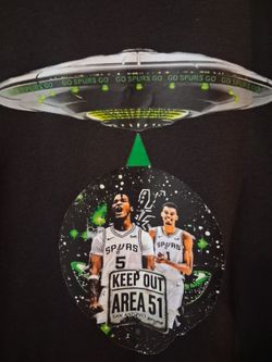 New Spurs alien shirt Medium and large mpu serious buyers don't deliver cash only if it's up it's available
