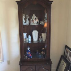 🏡 Solid Wood Curio Cabinet