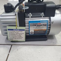 Pittsburgh 2.5 CFM Vacuum Pump + Vacuum Oil