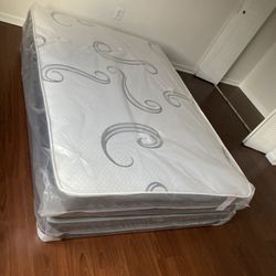 NEW FULL SIZE SET MATTRESS AND BOX SPRING-2pcs 