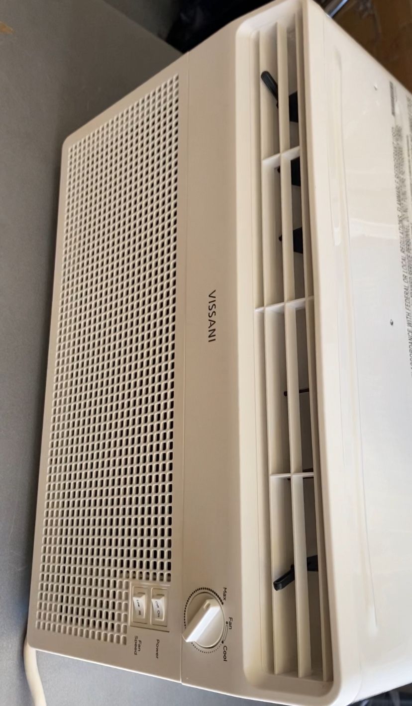Vissani 5000 Btu window air conditioner