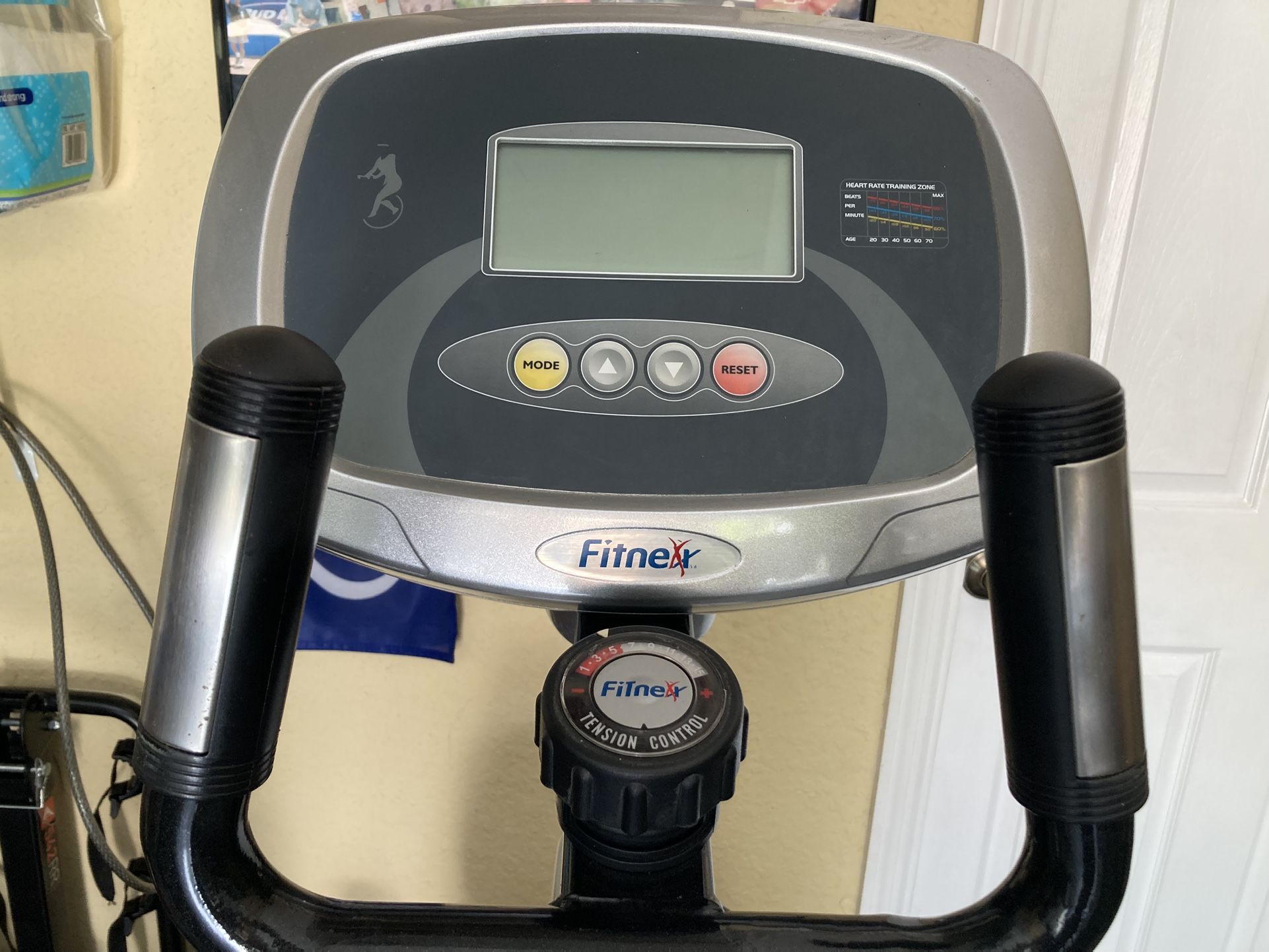Fitnex E40 Elliptical Machine Cordless And Armless SpaceSaver (Lakewood Ranch)