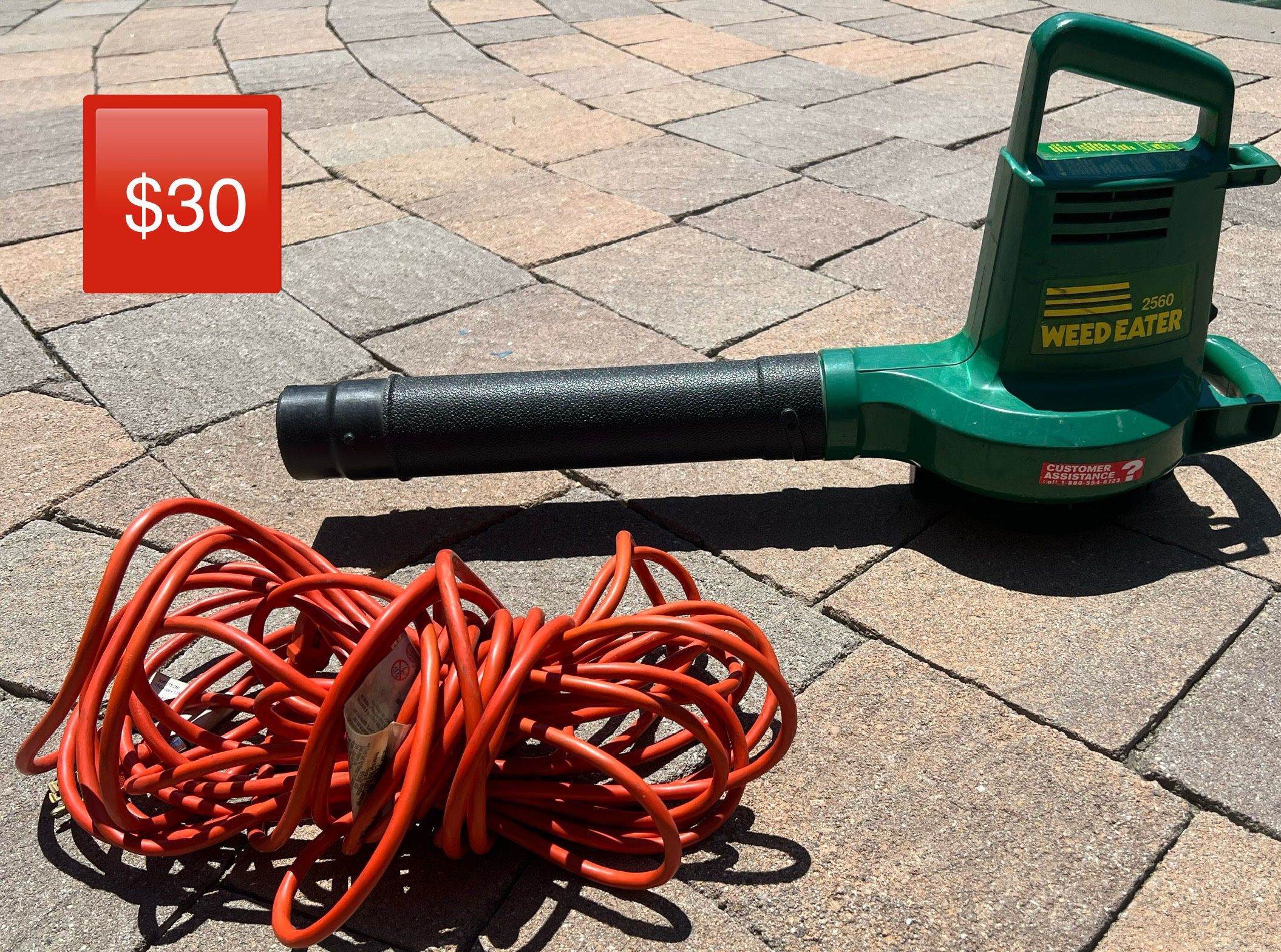 $30 WEEDEATER 2560 Leaf Blower With 50ft Extension Cord  RANCHO CUCAMONGA