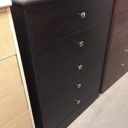 5 Drawer Dresser No knobs