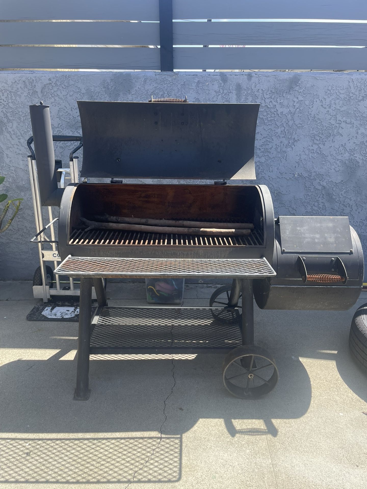 OKLAHOMA JOE'S Charcoal Smoker/Grill in Black