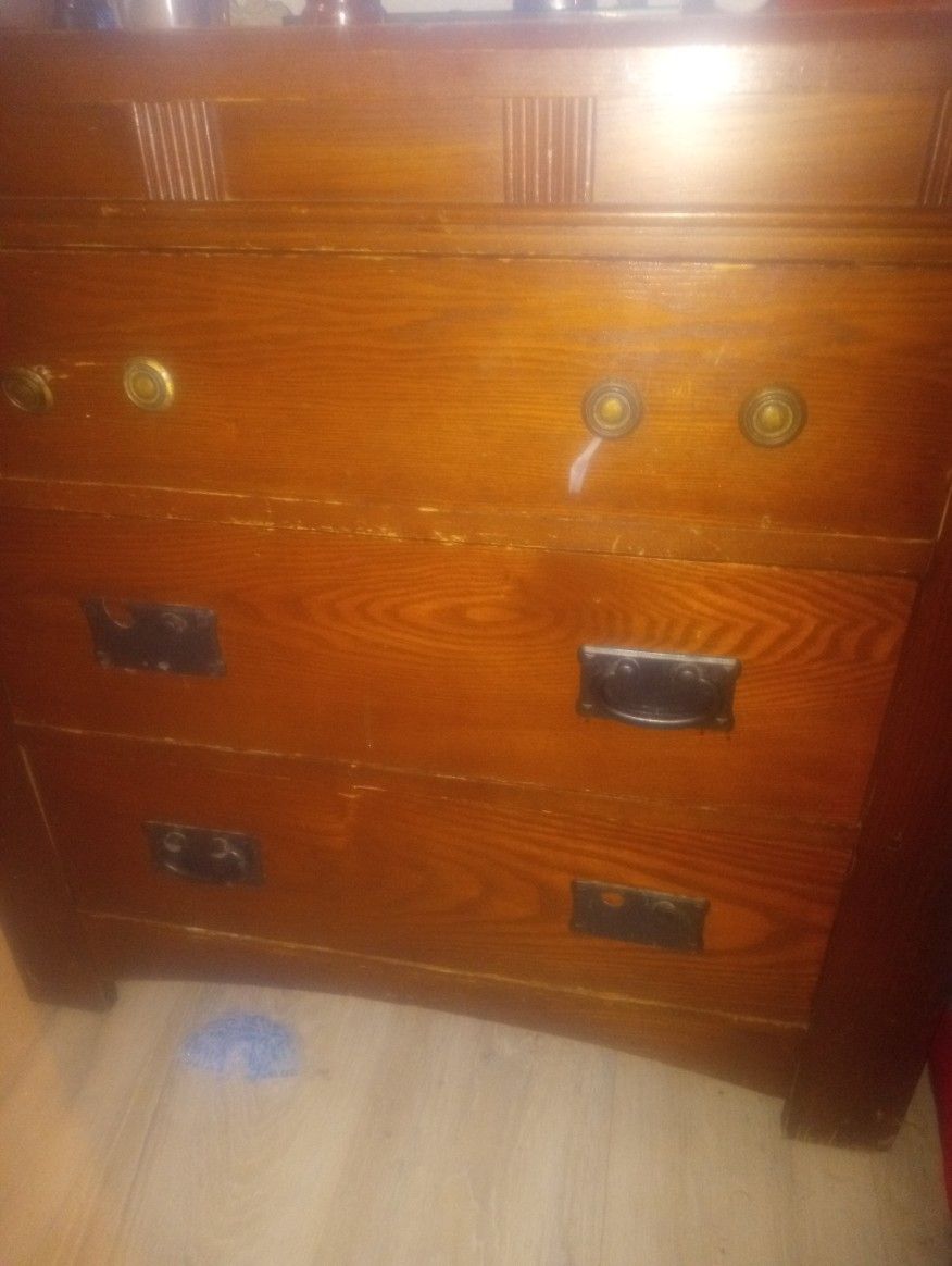 Dresser
