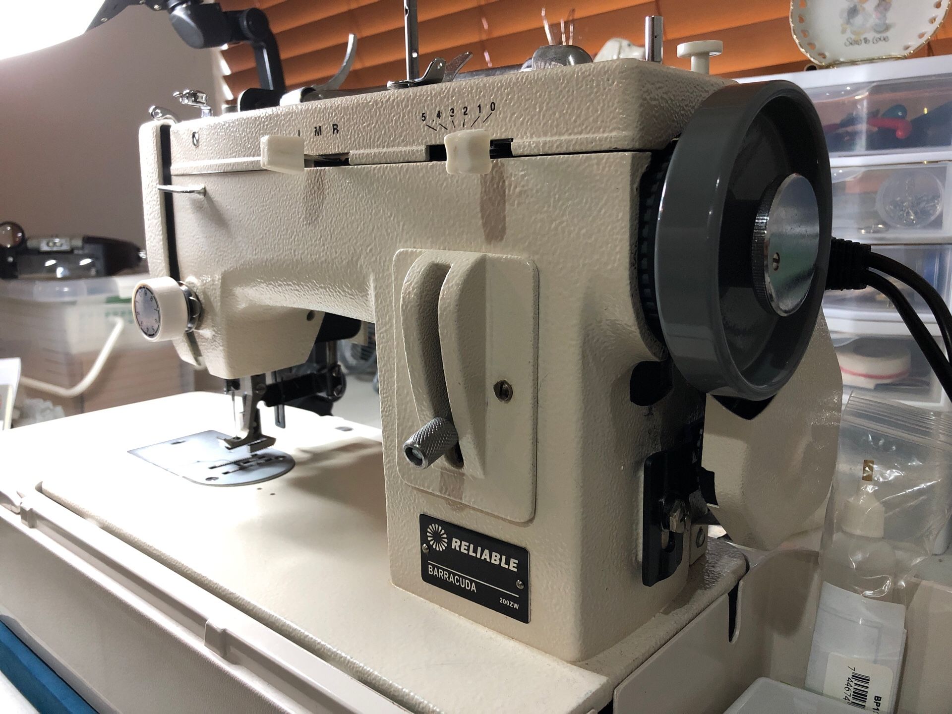 Barracuda 200ZW Industrial Sewing Machine for Sale in Fort Lauderdale