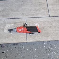 milwaukee m12 fuel 3/8 ratchet 
