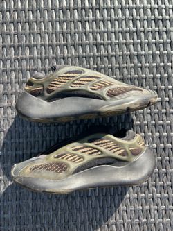 adidas Yeezy 700 V3 'Clay Brown'