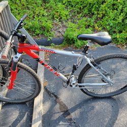 Trek 4900