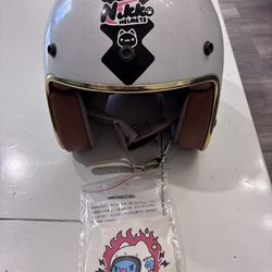 Motorcycle helmet