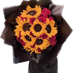 Ramo De Girasoles Y Rosas