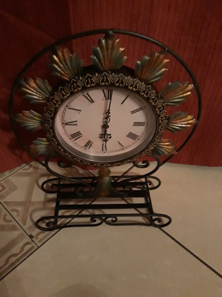 Table Clock (Metal)