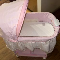 Bassinet, Swaddles, Mittens