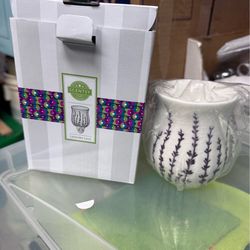 Scentsy Lavender Love Mini Warmer New in Box