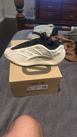 Yeezy 700 Azael Size 11.5