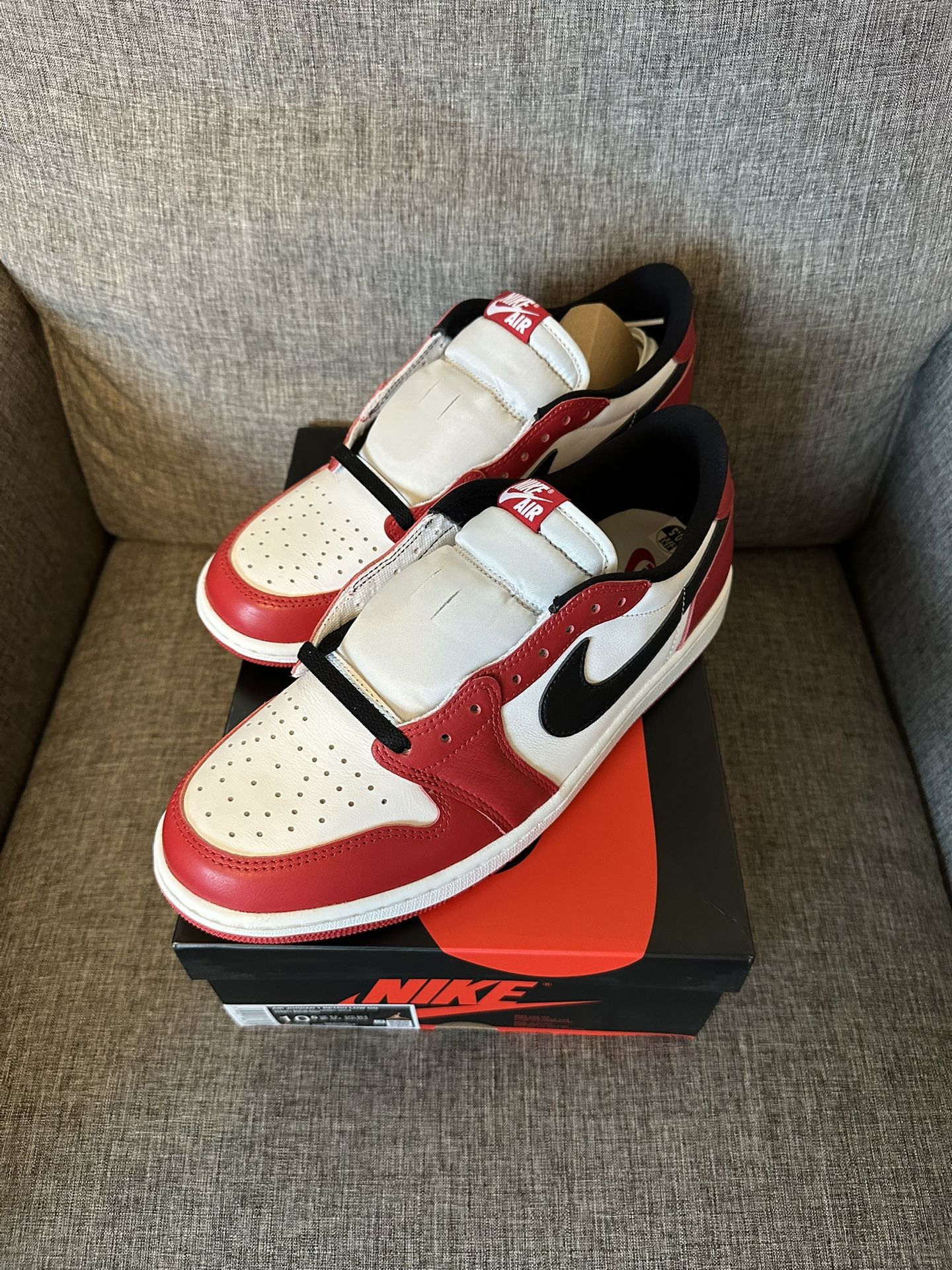 Air Jordan 1 Retro Low OG Chicago (2025) Size 10.5 $170