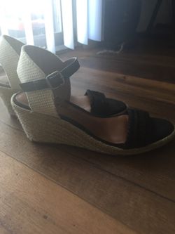 Women's wedge size 6
