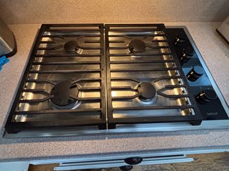 Wolf Stainless Steel 4-Burner Gas Cooktop – $650 OBO