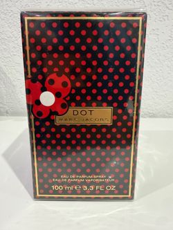 New Marc Jacobs Dot Eau de Parfum spray is a 100ml (3.3 fl oz)