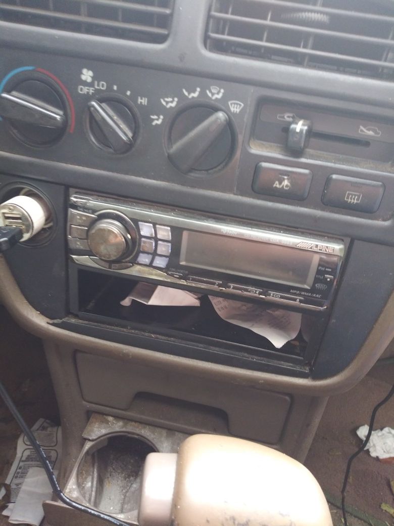 Car radio with cd player