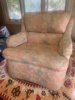 Comfortable Swivel Accent Chair