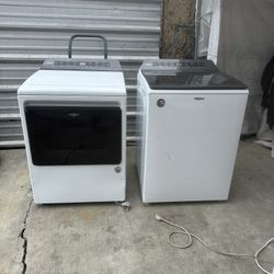 Whirlpool Washer & Electric Dryer Set 