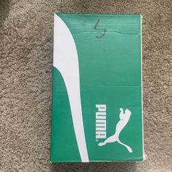 Blue Puma Suede Shoes (SIZE 7.5)