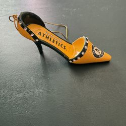 A’s Ornament Heel