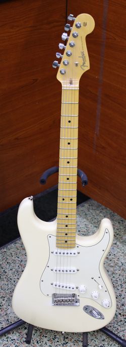 2008 Fender Stratocaster USA Olympic Pearl Electric Guitar 