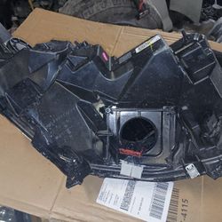 2022 Ford Explorer Headlight Lh