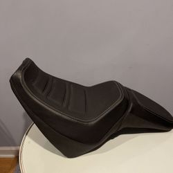 Genuine 2018 Harley-Davidson Fat Bob SEAT