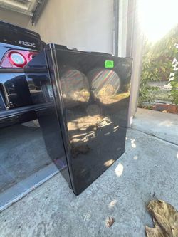 Insignia mini fridge