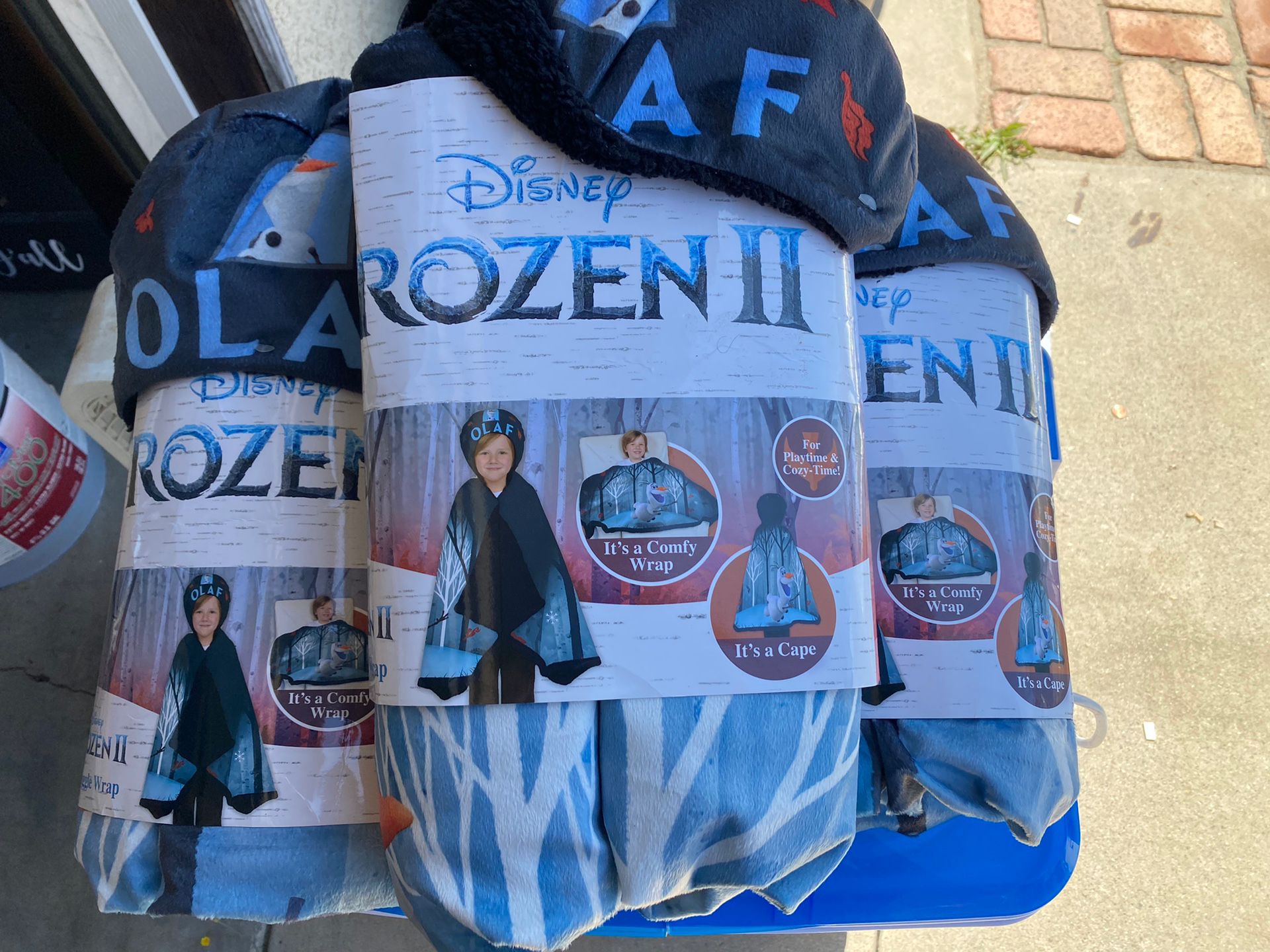 Disney  Frozen Snuggle Wrap Lot of 3