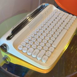 YUNZII Retro Mechanical Keyboard for Tablets, Windows, Apple, iOS, Mac, PC, Laptops