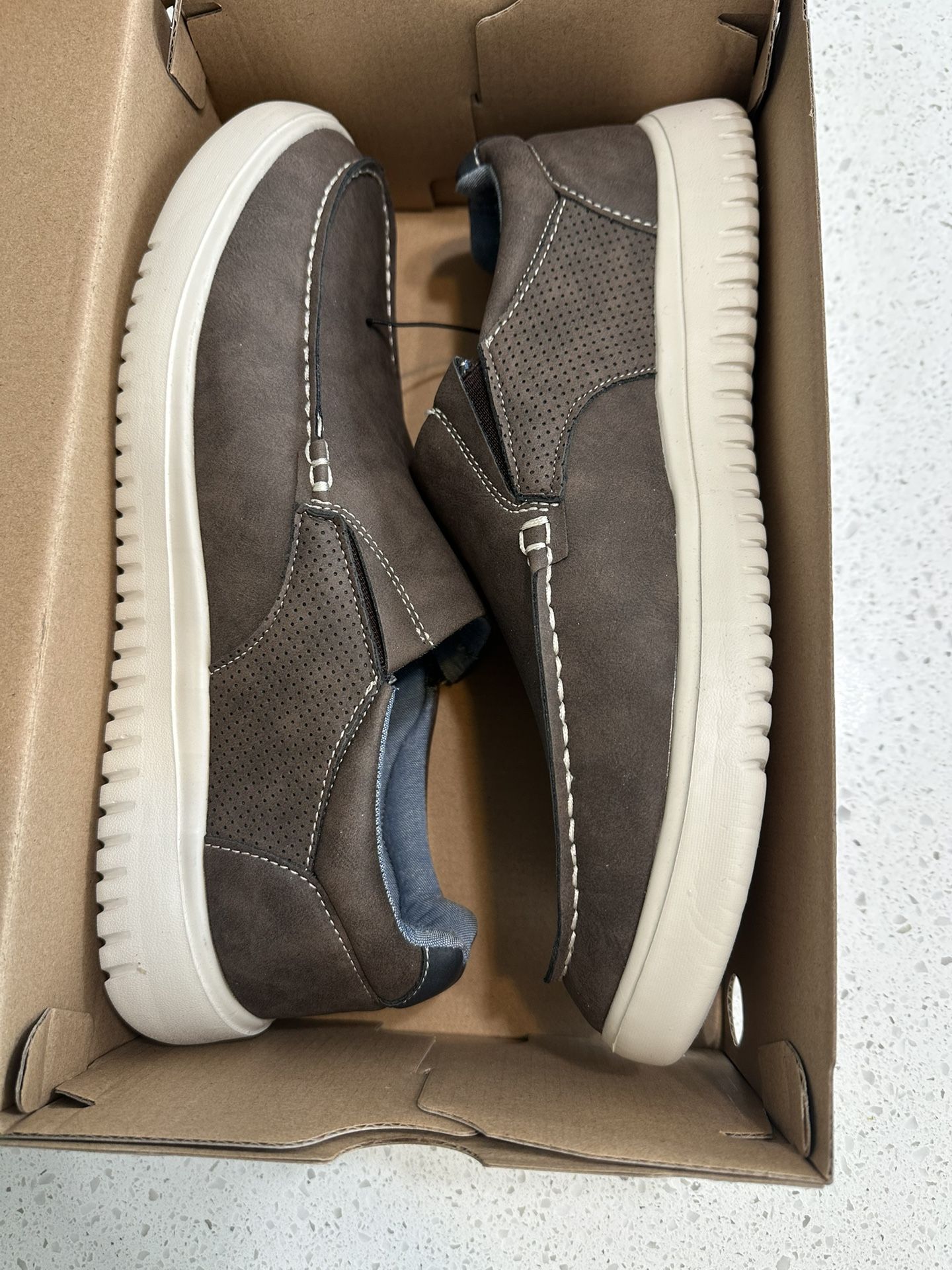 Izod memory foam shoes