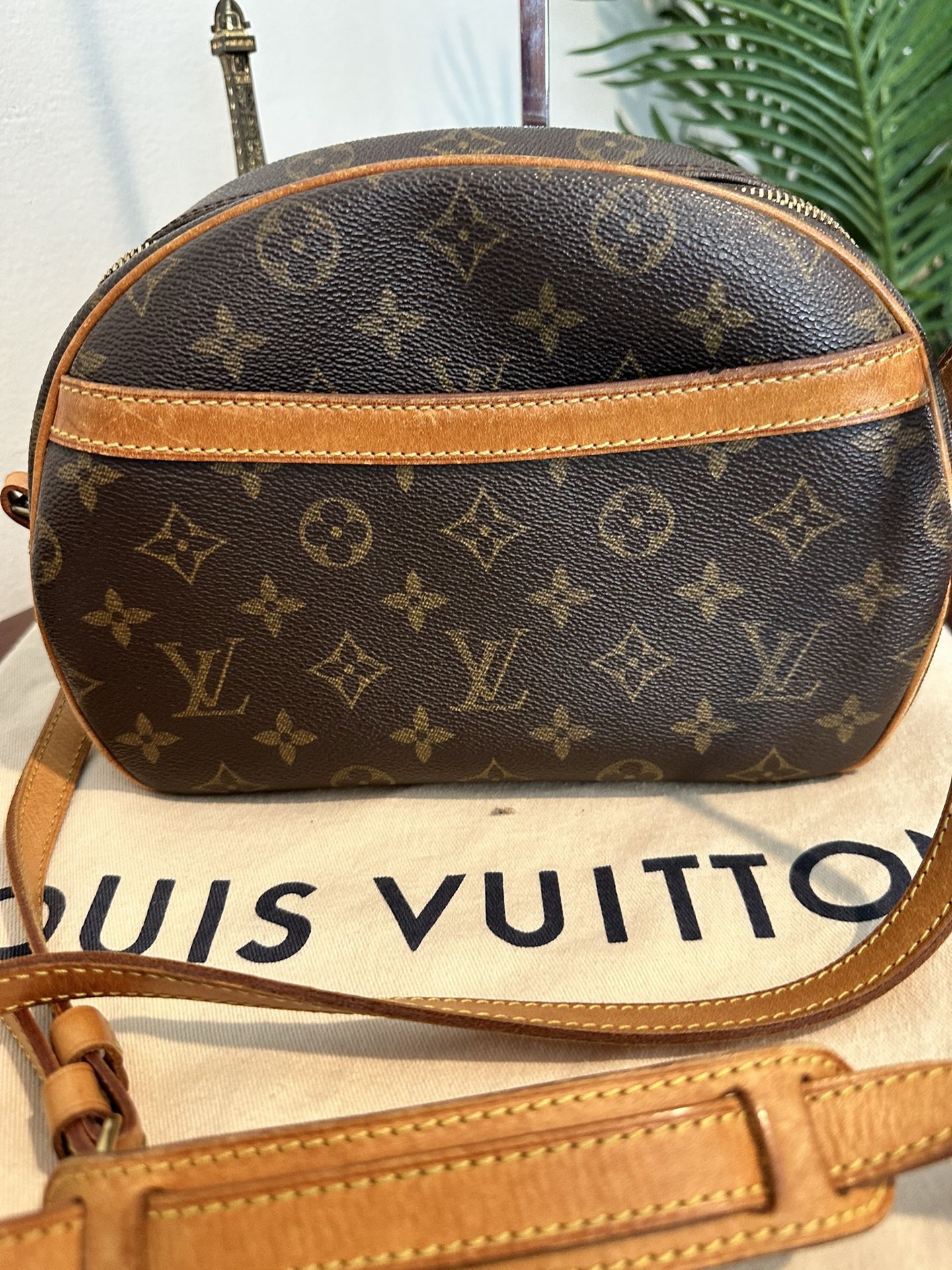 Louis Vuitton Blois Handbag 100% Authentic