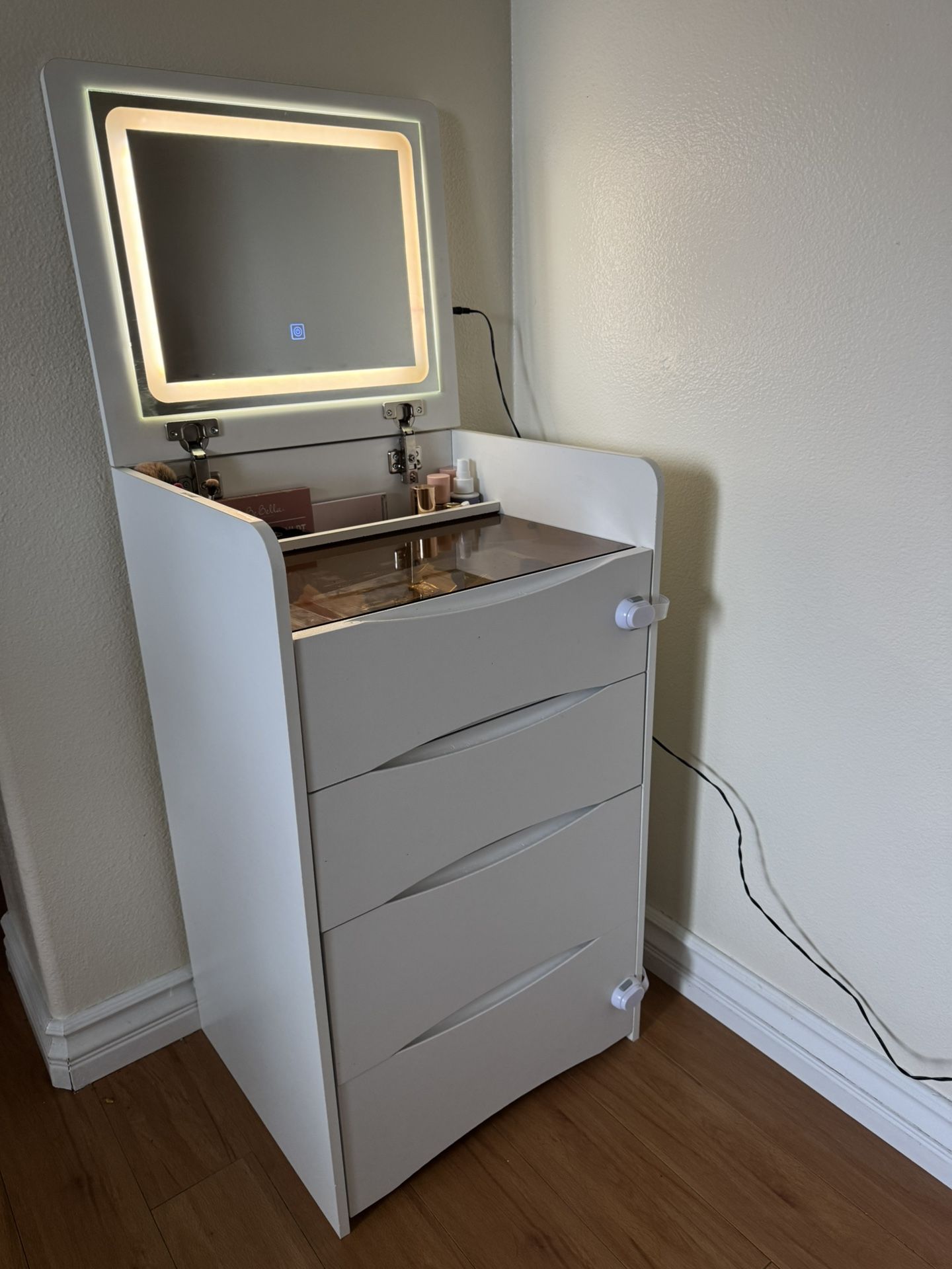 Small vanity