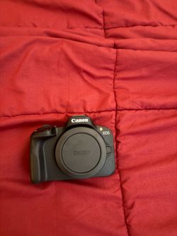 Canon EOS R50V Bundle