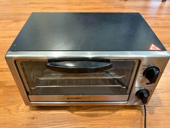 Small toaster oven by Kitchensmith