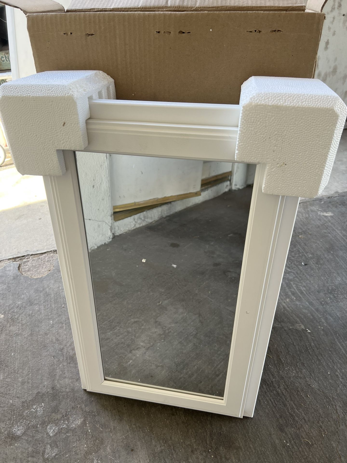 Drawer with mirror for the zinc in the bathroom