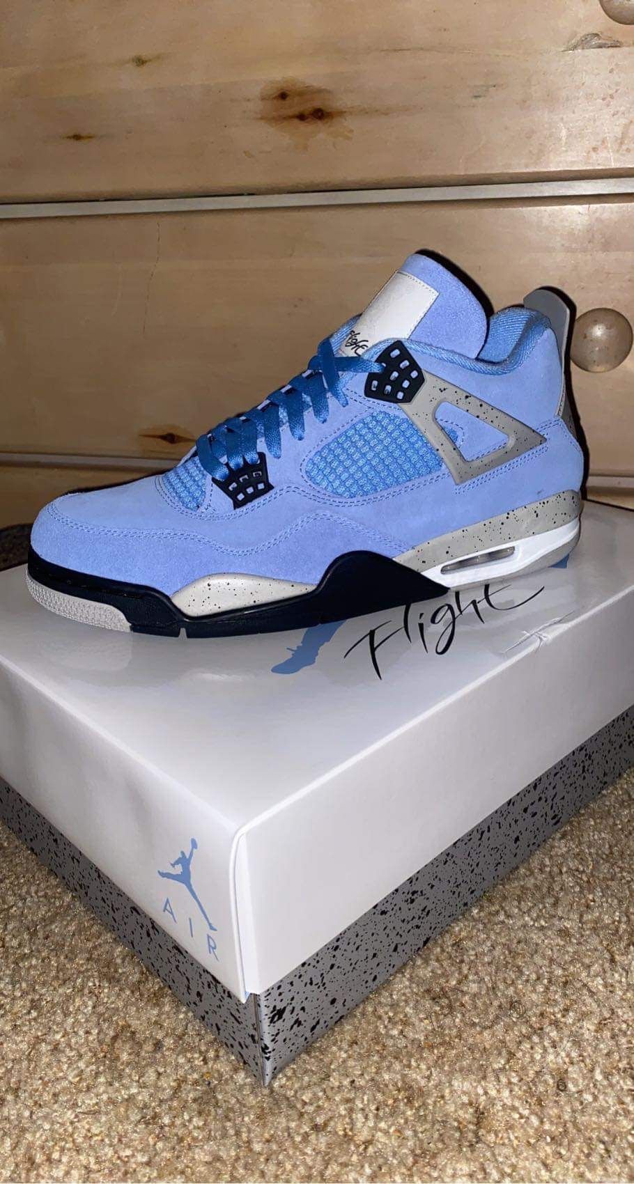 Jordan 4 “University”