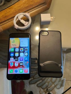 iPhone 7 32gb Unlocked for any Carrier with Case and Charger!