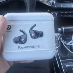 PowerBeats Fit
