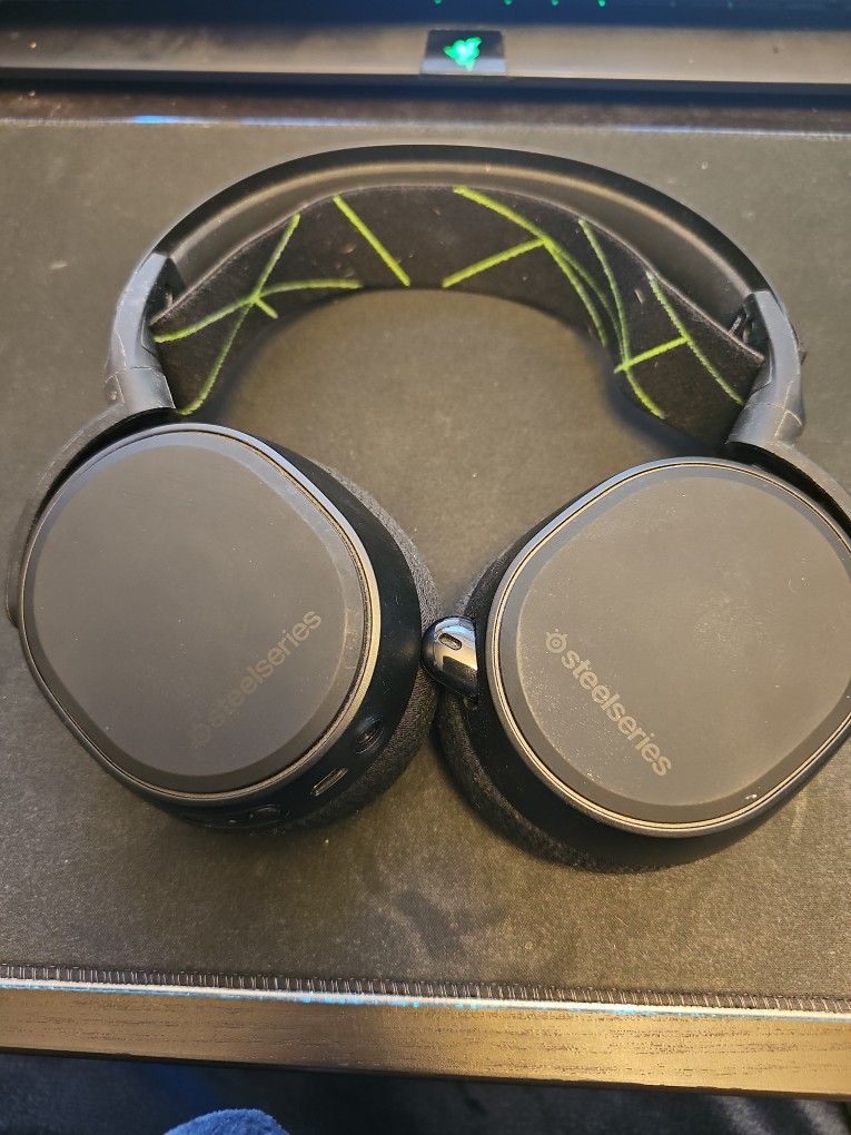 Steel Series Artic 9 Xbox Wireless Headset