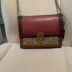 Coach Hutton Shoulder Bag In signature Canvas
