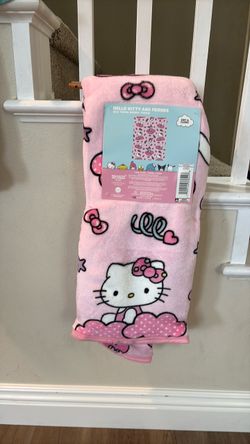Hello Kitty Throw